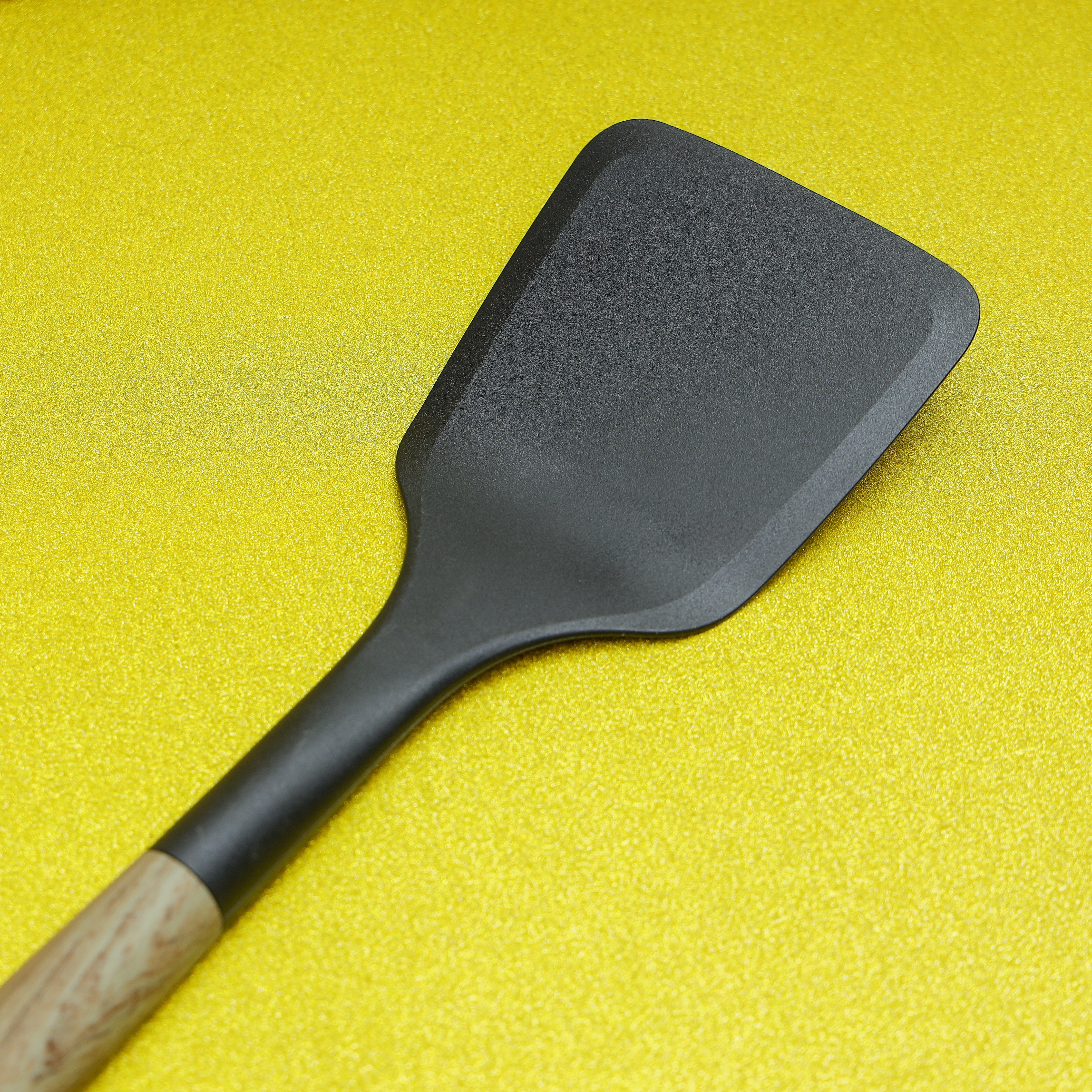 Nylon Turner